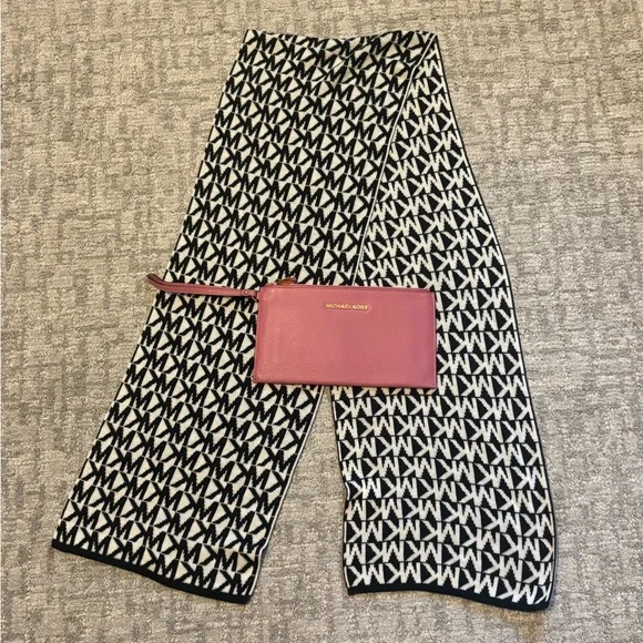 Michael Kors Bundle! Wristlet and Scarf - Picture 1 of 13